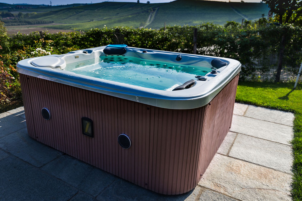 4 Types of Hot Tubs