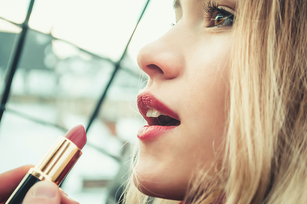 7 Common Lipstick Mistakes to Avoid